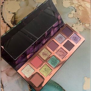 What's Up Beauty Dragon Eye Palette